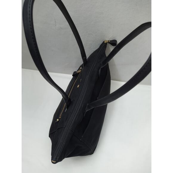 Michael Kors Black Nylon Double Handles Zipper Closure Tote  Michael Kors Black Nylon Double Handles Zipper Closure Tote Bag
